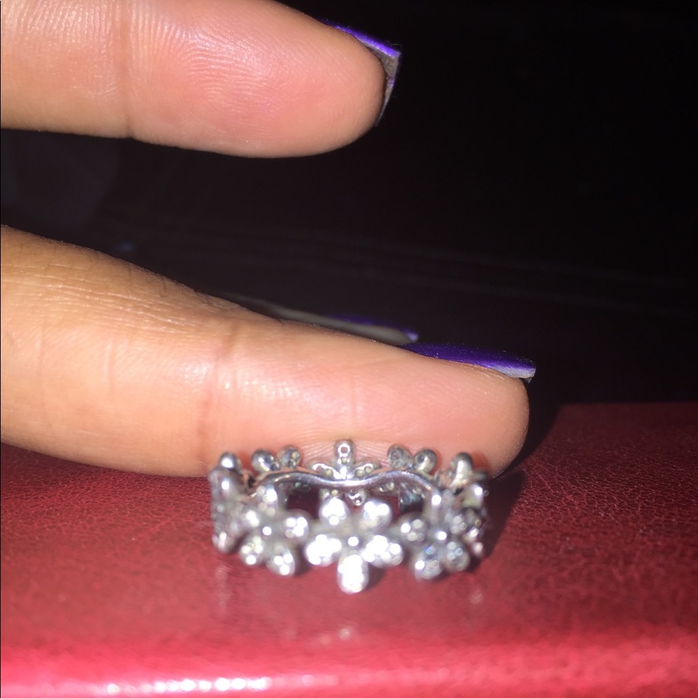 Pandora Dazzling Daisy Size 5